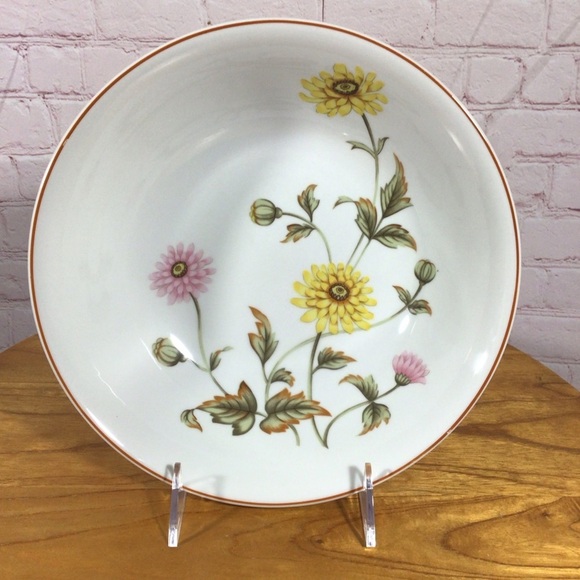 Vintage Castlecourt Chrysanthemum Ceramic Serving Bowl - Picture 1 of 7